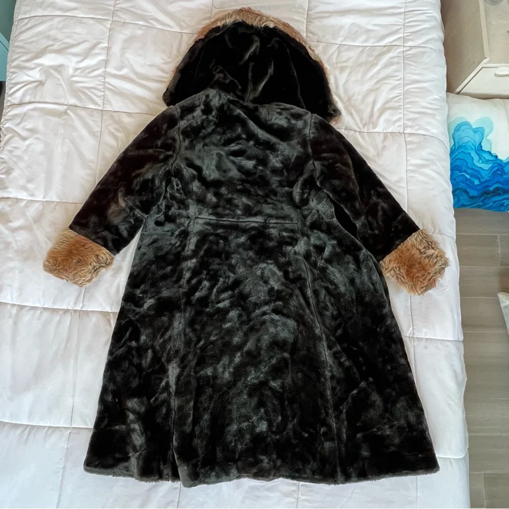 Vintage Faux Fur Coat - Picture 5 of 13
